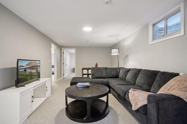 Building Photo - 3310 Ivy St