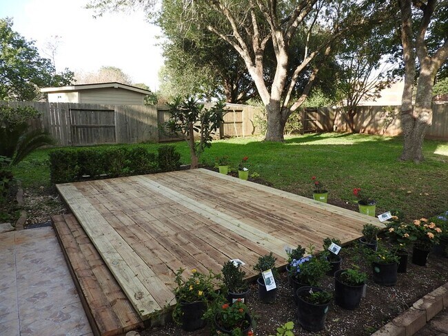 Building Photo - 3015 Cotter Lake Cir