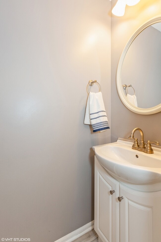 Building Photo - 724 Wildflower Cir