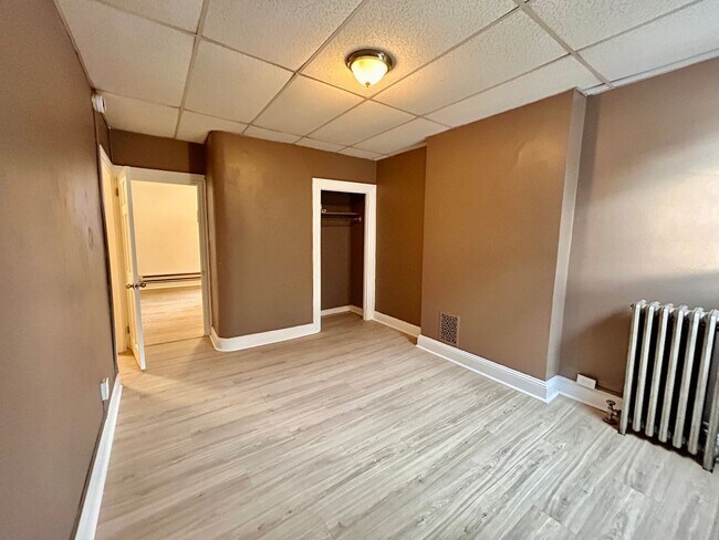 Primary Photo - 212 E Lemon St