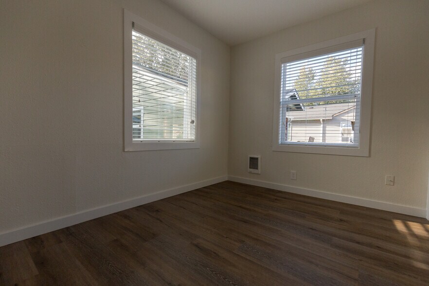 Building Photo - 14603 SE Arista Dr