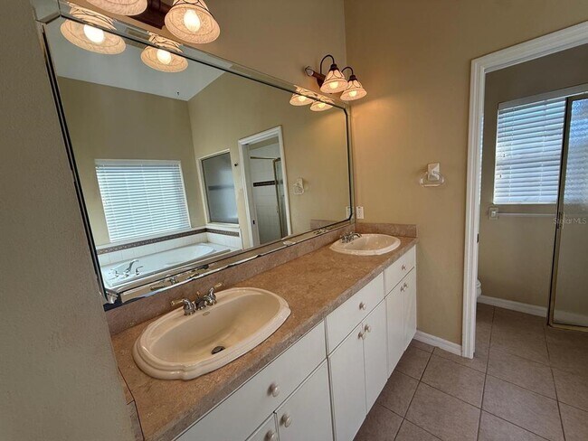 Building Photo - 5111 Ironsides Ct