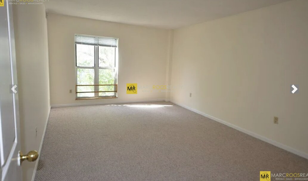 Building Photo - 332 Franklin St