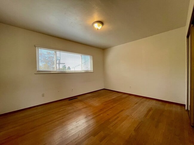 Building Photo - 3 Bed-2 Bath Split Level Home in La Mesa