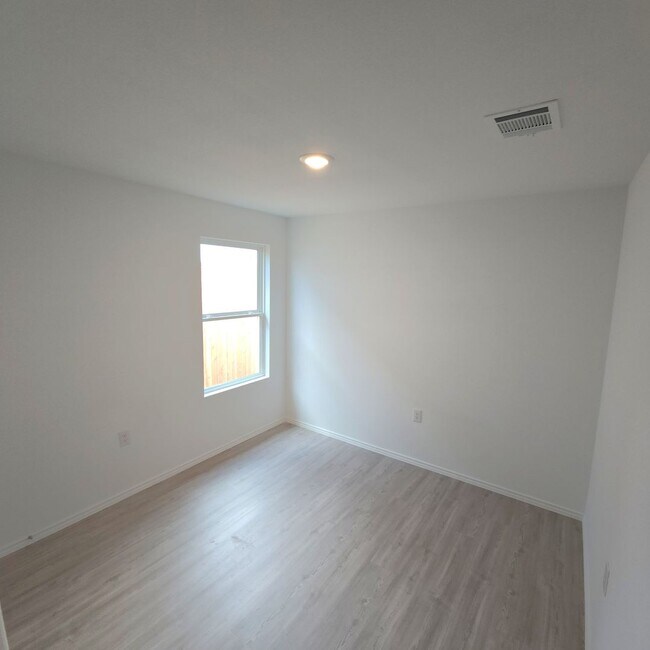 Building Photo - 10146 Asta Trl