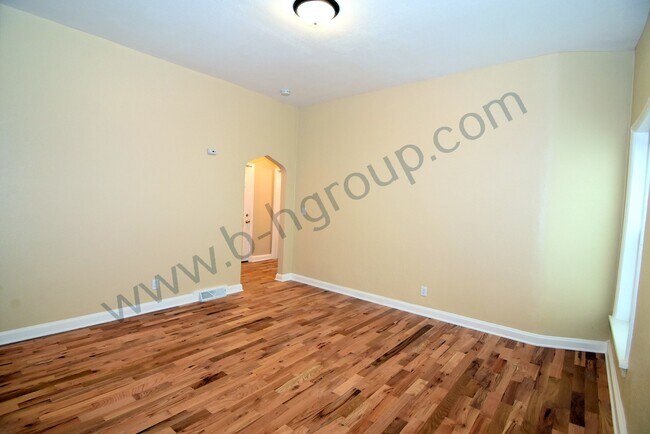 Building Photo - 5714 7th Ave