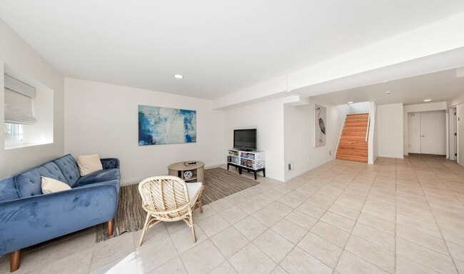 Building Photo - 12 Douglas Ct