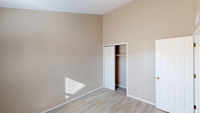 Building Photo - 1108 Coyote Ln