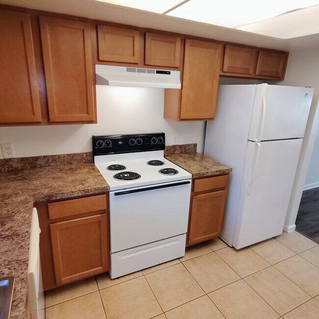 Building Photo - 2820 DuPont St S