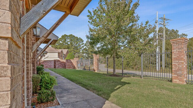Building Photo - 5555 Macedonia Rd
