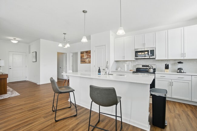 Building Photo - 1728 Vankar Dr