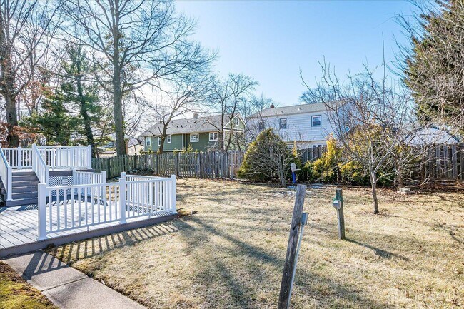 Building Photo - 79 Beechwood Ave