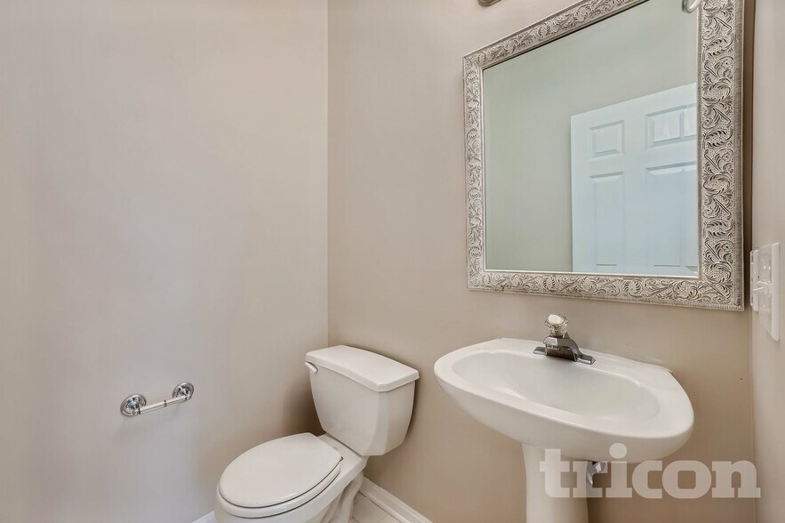 Building Photo - 16476 Jarrett Cir