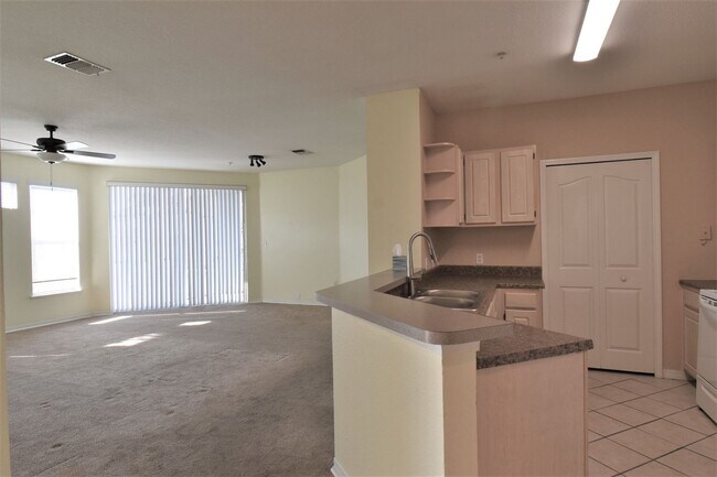 Building Photo - Allegro Palms Condo