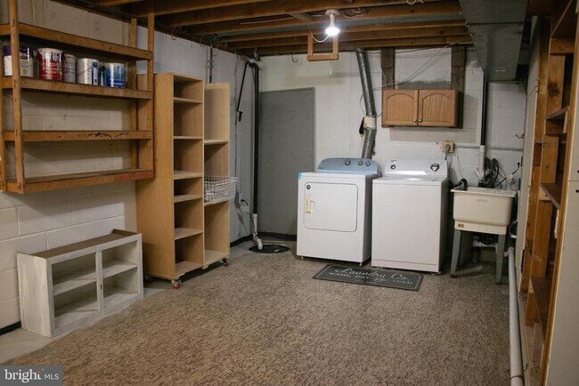 Building Photo - 204 Michele Cir