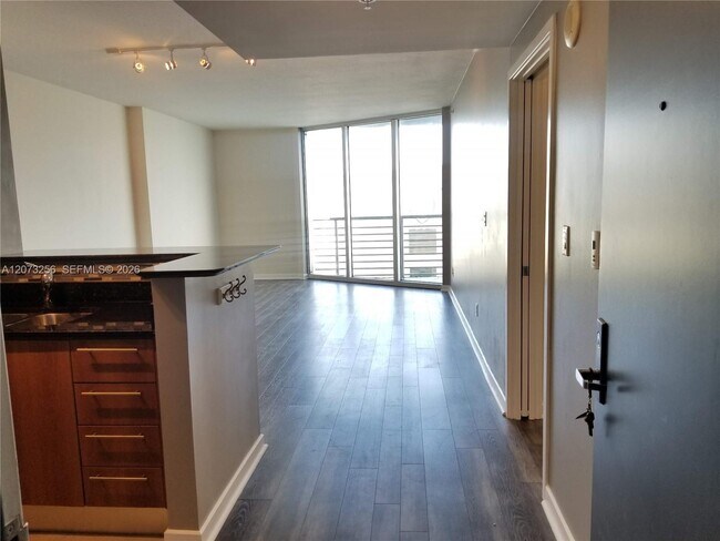 Building Photo - 335 S Biscayne Blvd