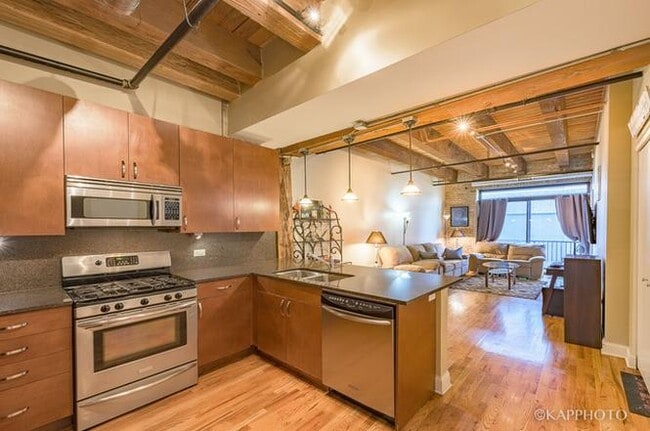 Building Photo - 106 N Aberdeen St