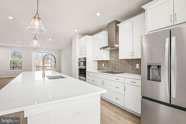 Building Photo - 6232 Folly Ln