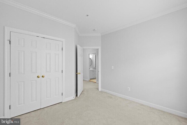 Building Photo - 271 Murtha St