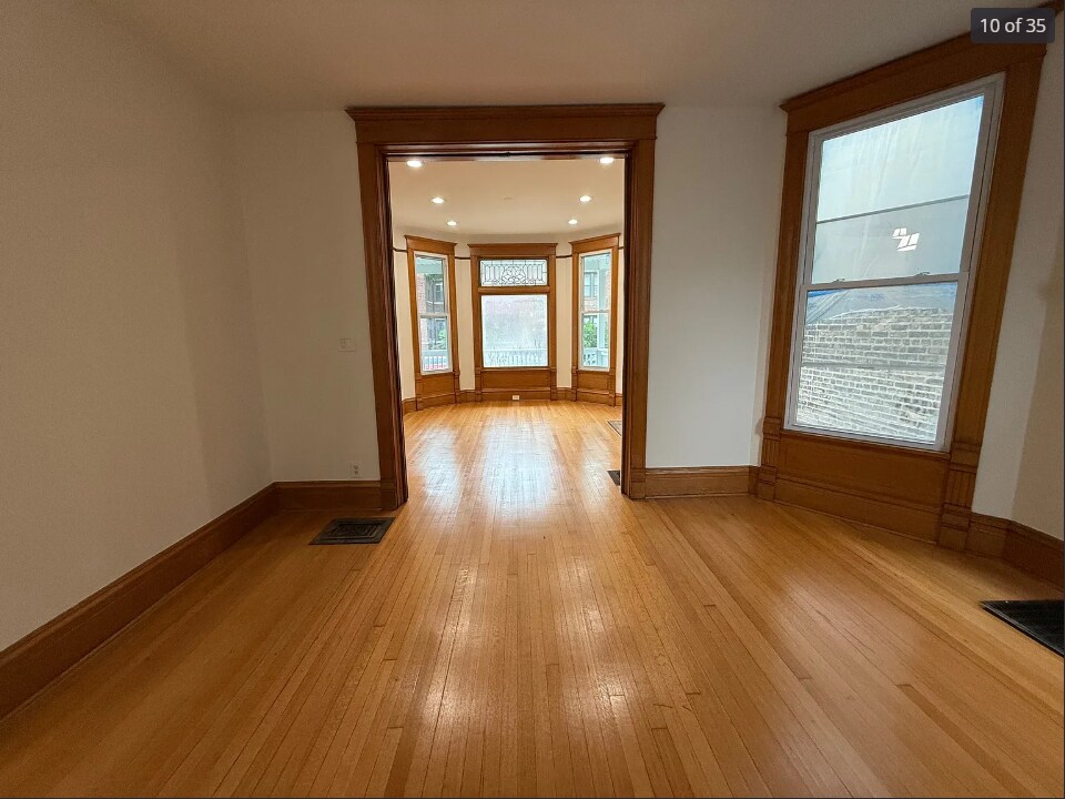 Building Photo - 3706 N Wilton Ave