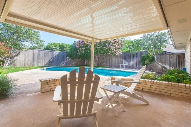 Building Photo - 2121 Stone Creek Dr