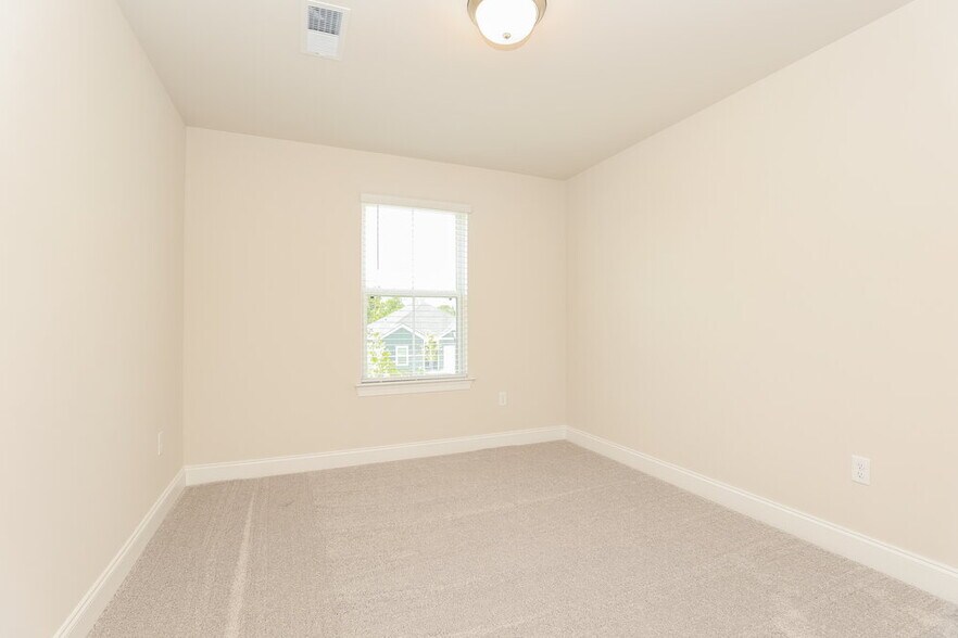 Building Photo - 3610 Mathewson Way