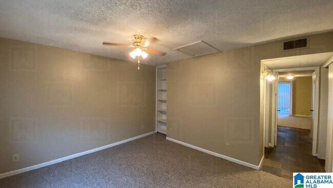 Building Photo - 1325 31st St S