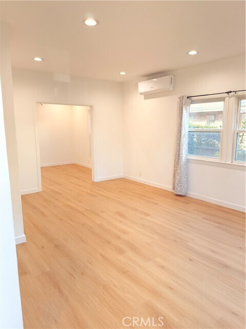 Building Photo - 1253 Del Rey Ave