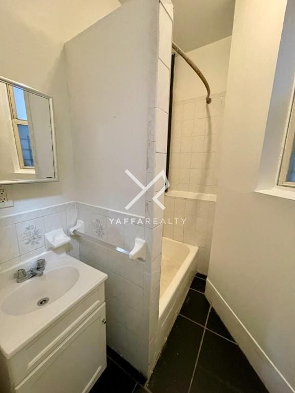 Building Photo - 4 bedroom in BROOKLYN NY 11216