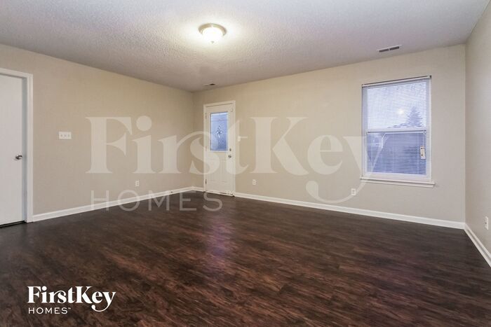 Building Photo - 4041 Magnolia Dr