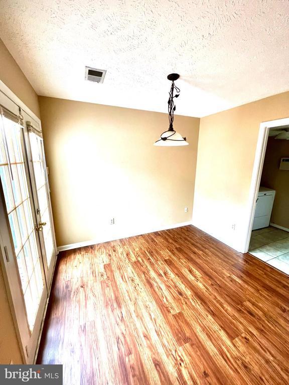 Building Photo - 4306 Lord Fairfax Ct
