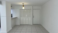 Building Photo - 8860 Fontainebleau Blvd