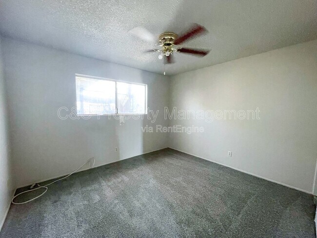 Building Photo - 515 San Clemente St