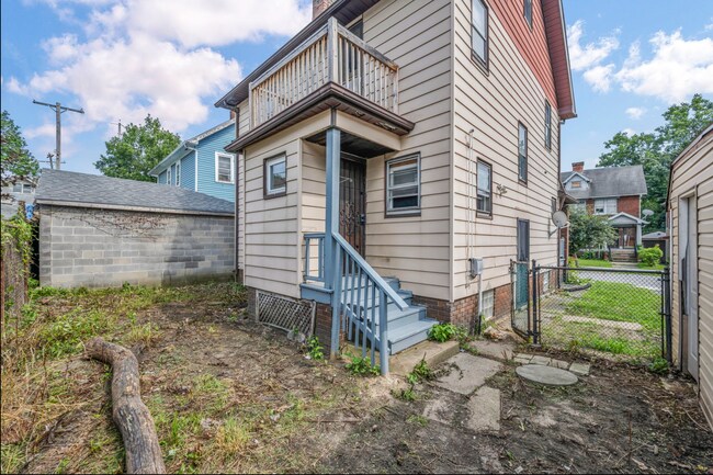 Building Photo - 12721 Barrington Ave
