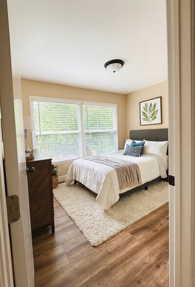 Bedroom 2 - 56 Glenaire Dr