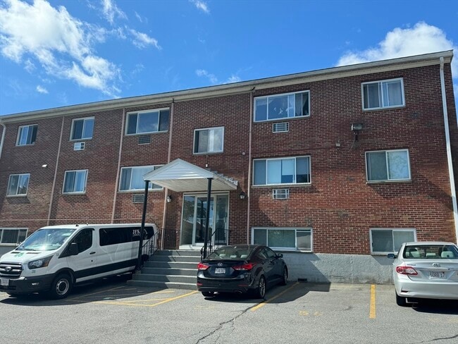 Primary Photo - 135 Winthrop St