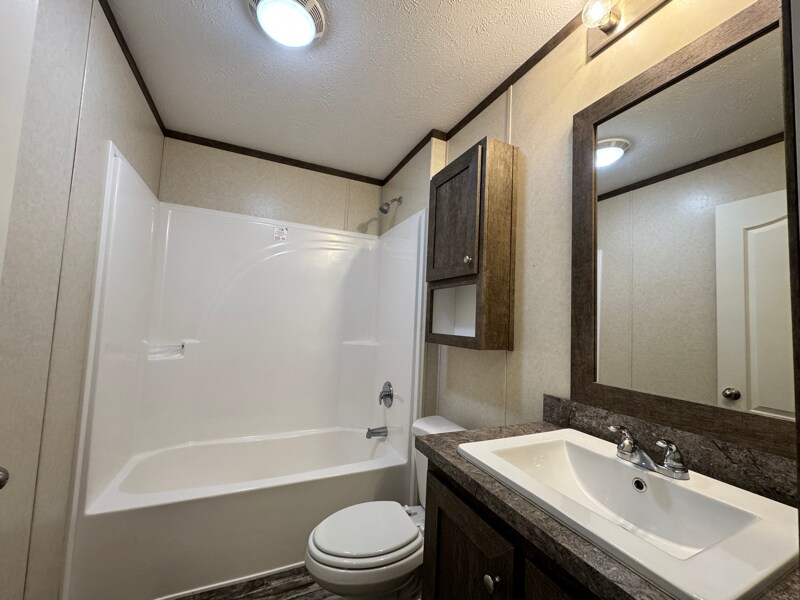 Building Photo - 16152 Notre Dame St