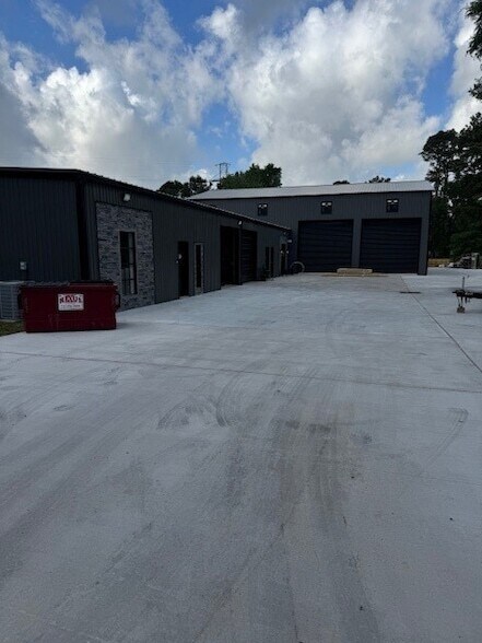 Building Photo - 18723_A Mirror Lake Drive Unit