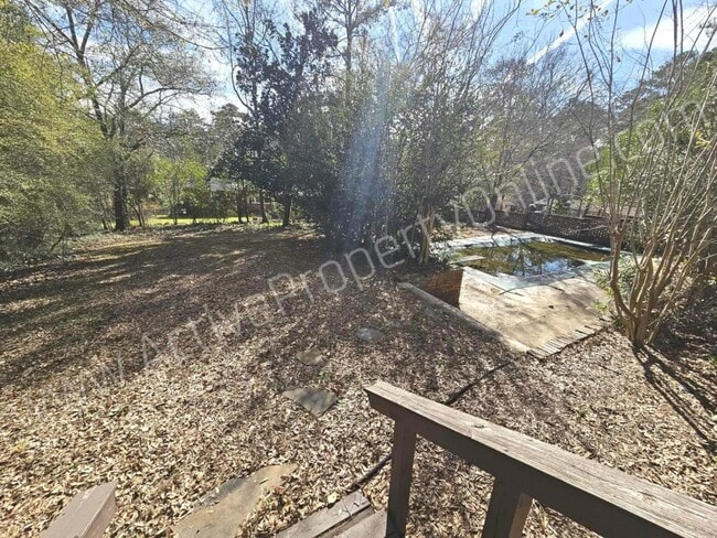 Building Photo - 777 Windsor Rd