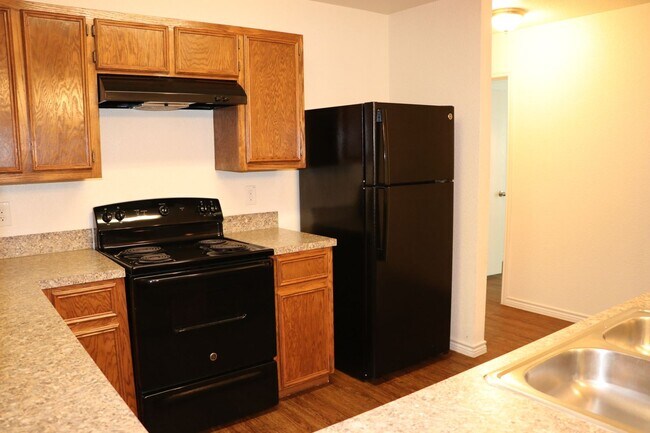 Building Photo - 4600 Waterproof Dr