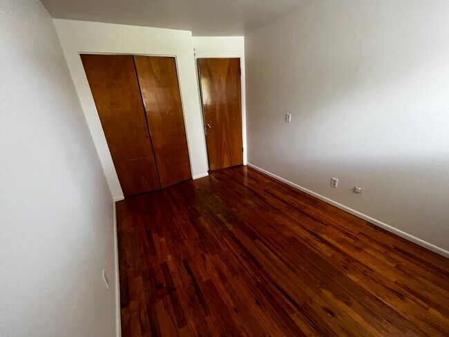 Building Photo - 646 E 1700 S