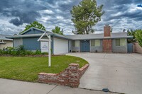 Building Photo - Single Story 4 Bedroom Home with a Pool fo...