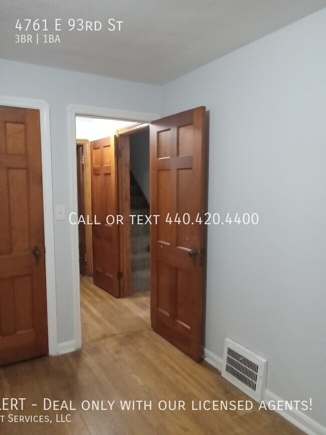 Building Photo - Renovated Cape Cod 3 bedroom 1 Bath