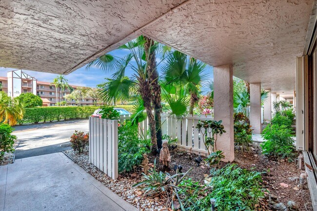 Building Photo - 7280 Amberly Ln