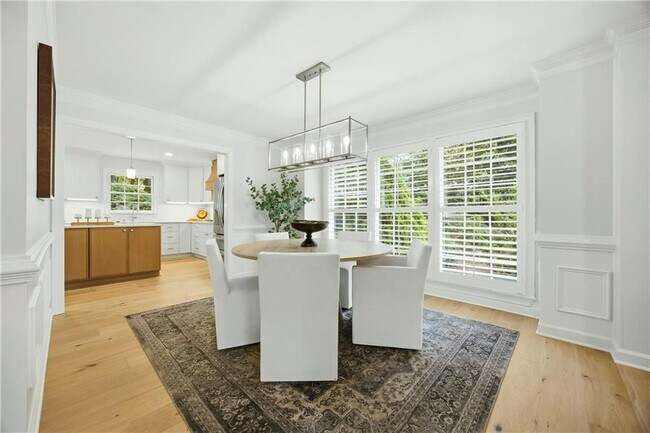 Building Photo - 1390 Tennis Ct Pl