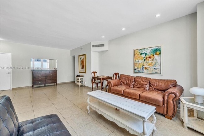 Building Photo - 4747 Collins Ave