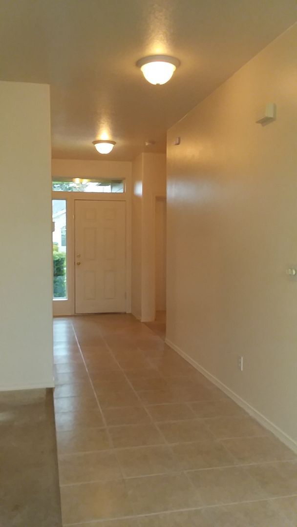 Building Photo - Beautiful Bethel-Danebo Home