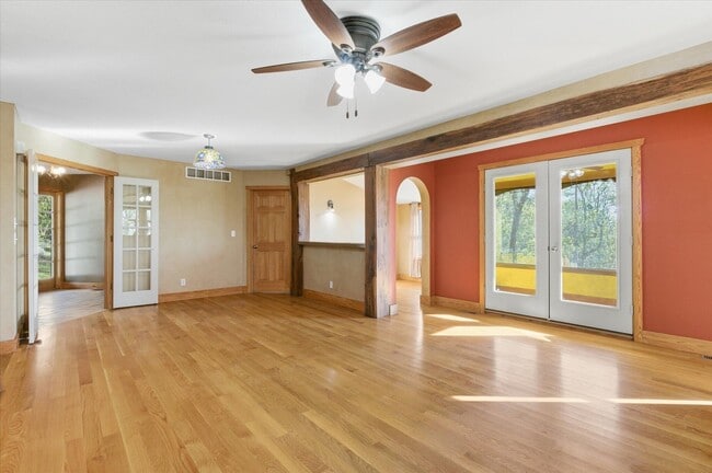 Building Photo - 102 N Gaw St