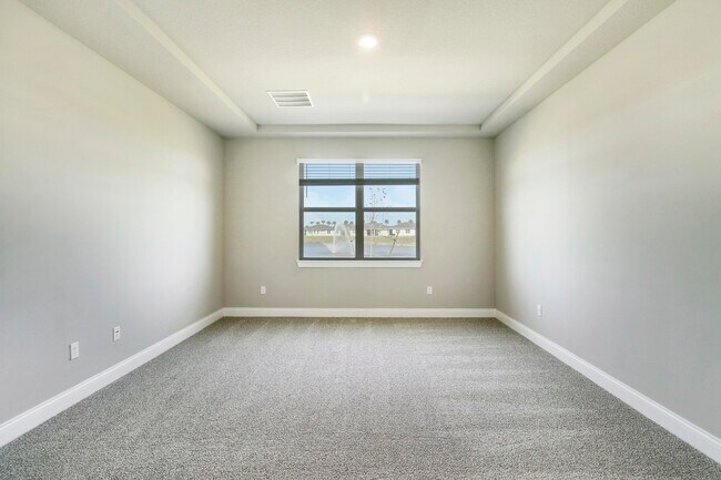 Building Photo - 8990 Dahlia Cir
