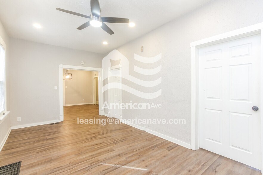 Building Photo - 1732 Draper St